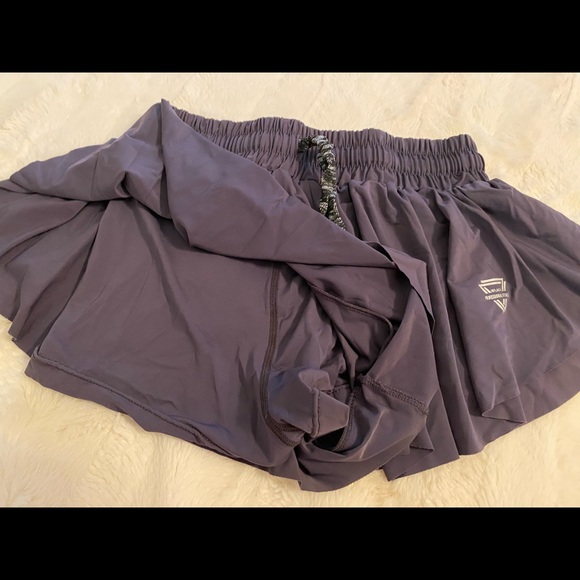 Flowy gym shorts - Picture 2 of 3